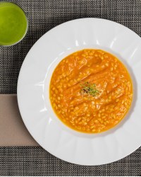 Vellutata di zucca, farro, amaretti e pepe bianco