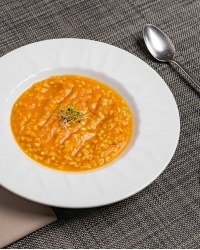 Vellutata di zucca, farro, amaretti e pepe bianco