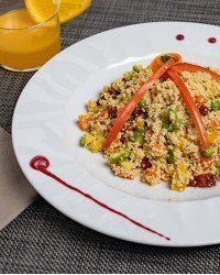 Cous-cous verdure miste e pomodori secchi