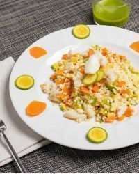 Insalata di quinoa con verdurine e merluzzo